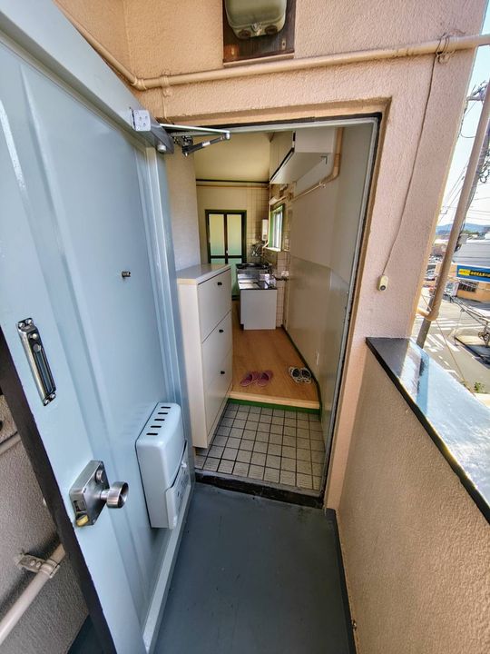 奥山ビルの玄関