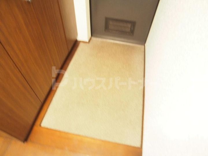 千葉県船橋市本中山6(マンション)の賃貸物件の玄関