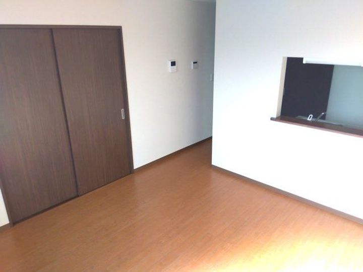 ハッピーロードAの居間