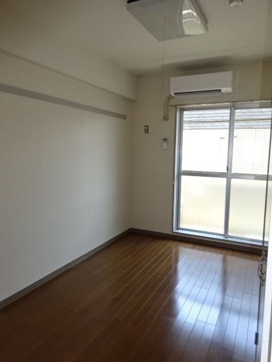 アーバンシティーの居間