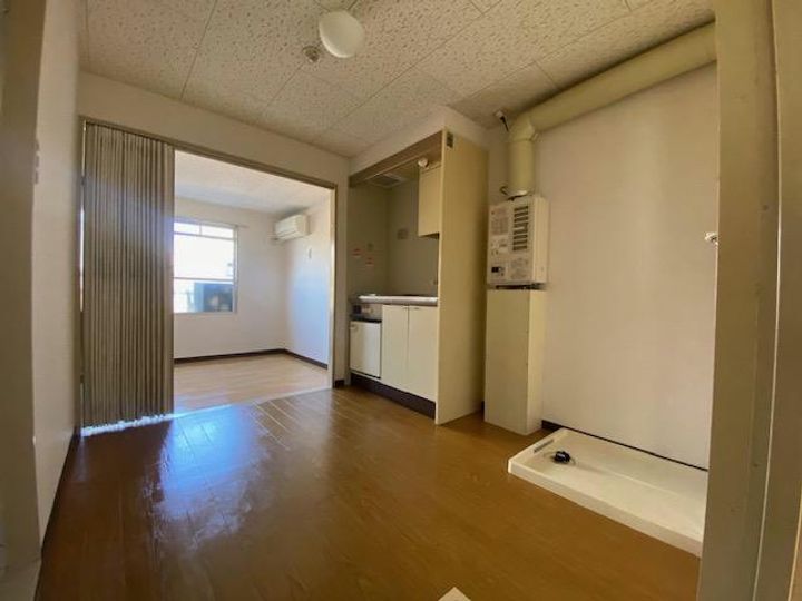 サテンドール草津の居間