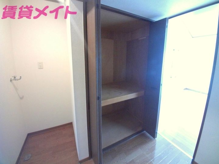 Camphor Townの内装