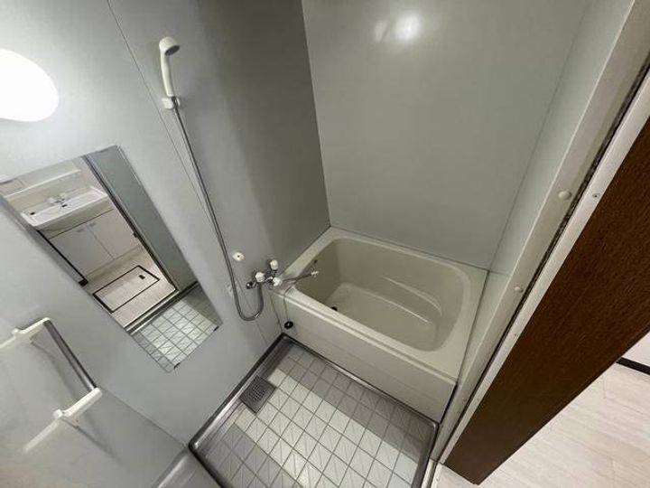 ドゥジェーム・シェソワの風呂