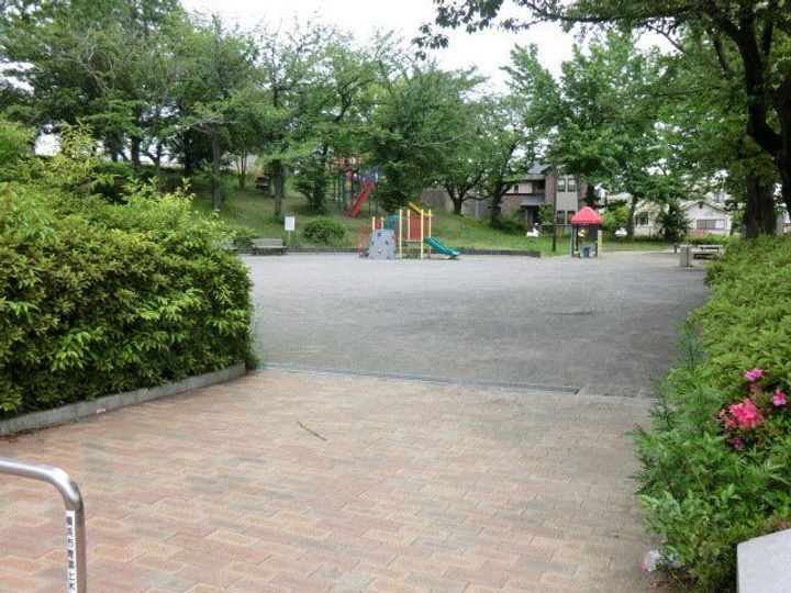 ISレイクヒルズの周辺