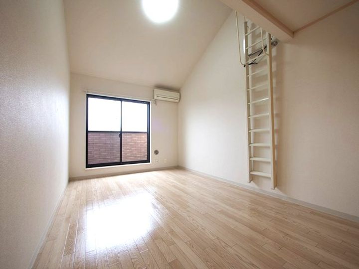 エヴァート保土ヶ谷の居間