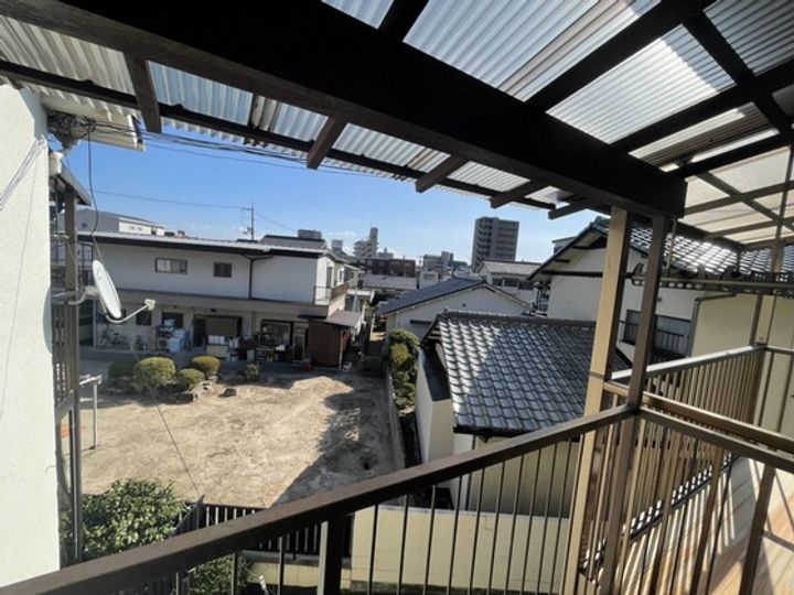 山中借家の内装