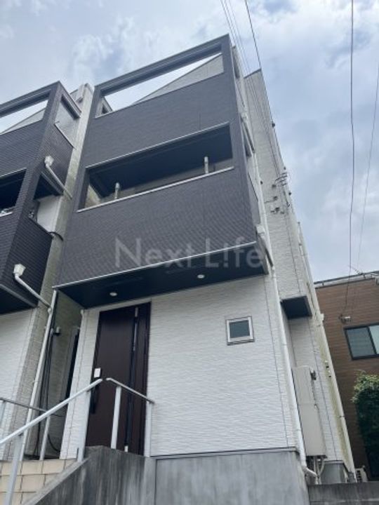 神奈川県横浜市神奈川区上反町2(一戸建)の賃貸物件の外観