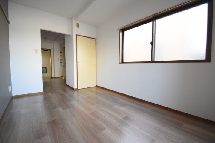 フラット佐藤の内装