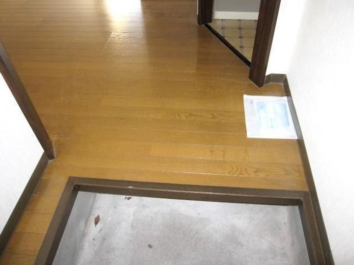 タウニィ石丸の玄関