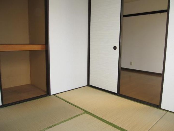 タウニィ石丸の居間