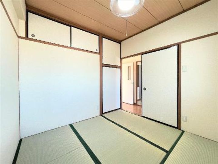 新清洲マンションの居間