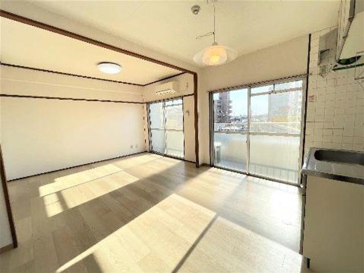 新清洲マンションの居間
