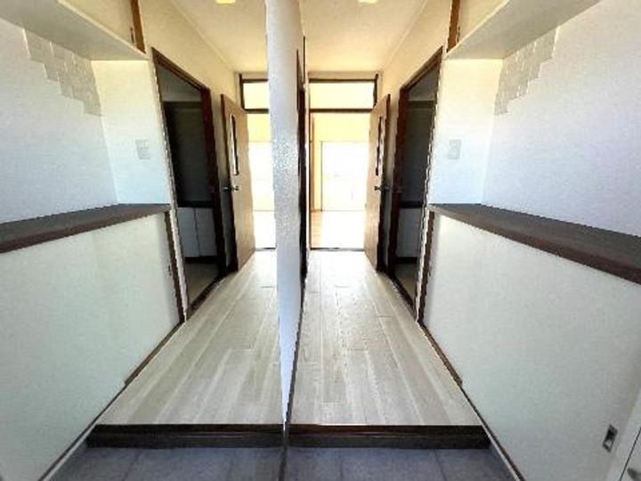 新清洲マンションの玄関