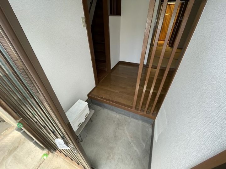 京都府京都市西京区樫原茶ノ木本町(一戸建)の賃貸物件の玄関