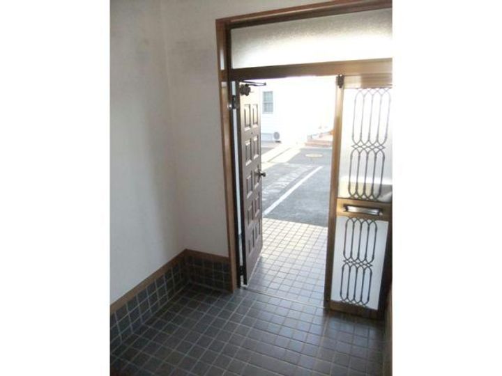 静岡県裾野市平松(一戸建)の賃貸物件の玄関