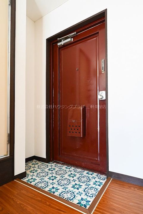 東京都世田谷区世田谷1(マンション)の賃貸物件の玄関