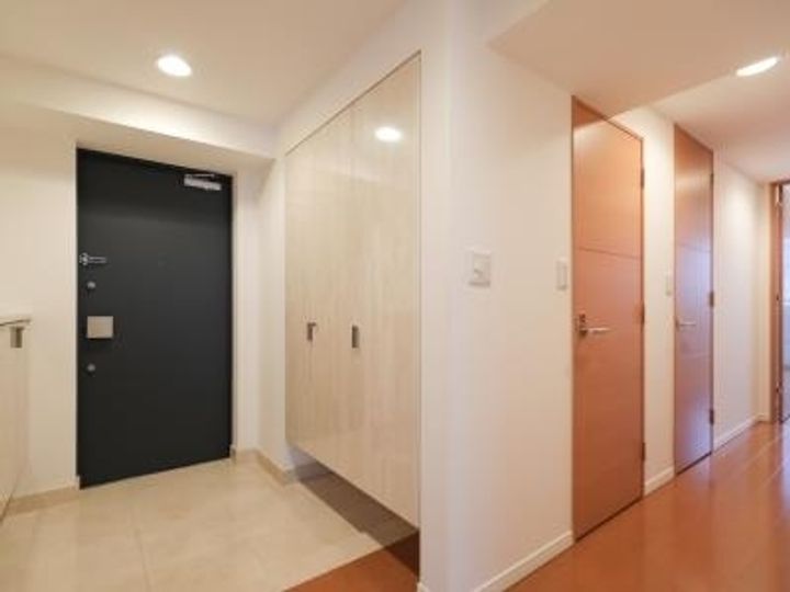 リエトコート アルクスタワーの玄関