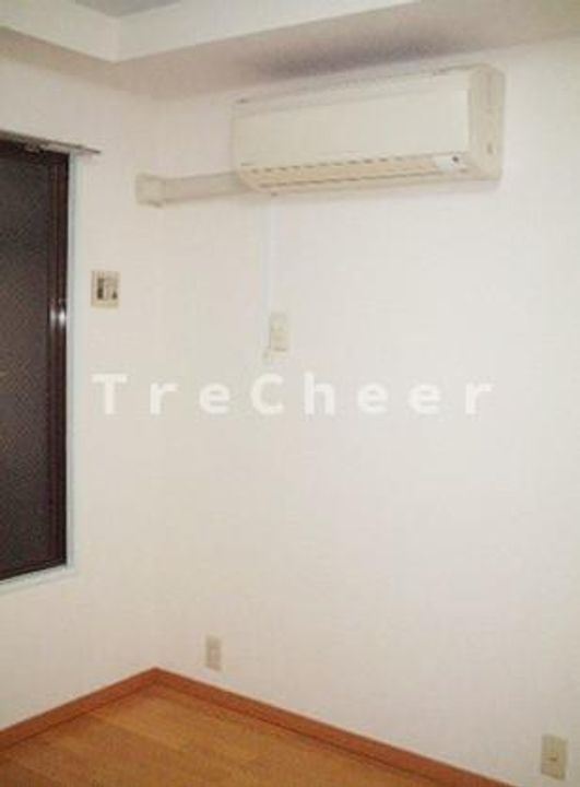 東京都新宿区西五軒町(マンション)の賃貸物件の居間