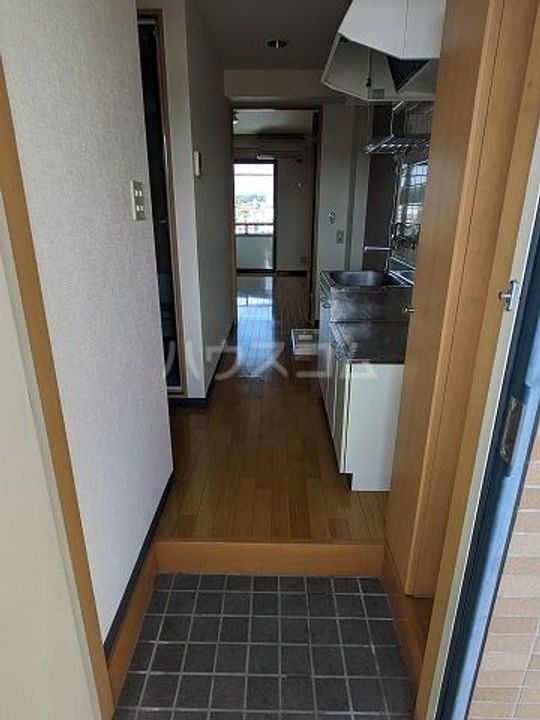 丹木田口ビルの玄関