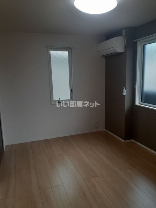 IEDES柳町の内装