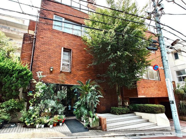 串山マンションの外観