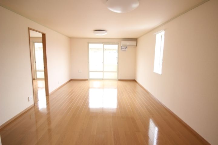 レジデンスみやま A棟の居間