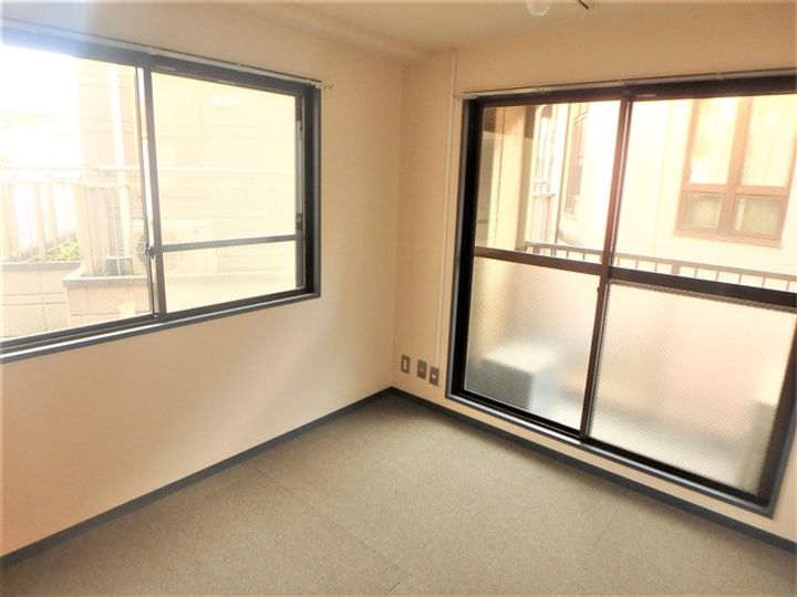 アミンズ聖蹟桜ヶ丘の居間