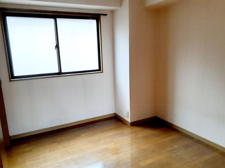 レンザンビルIIIの居間