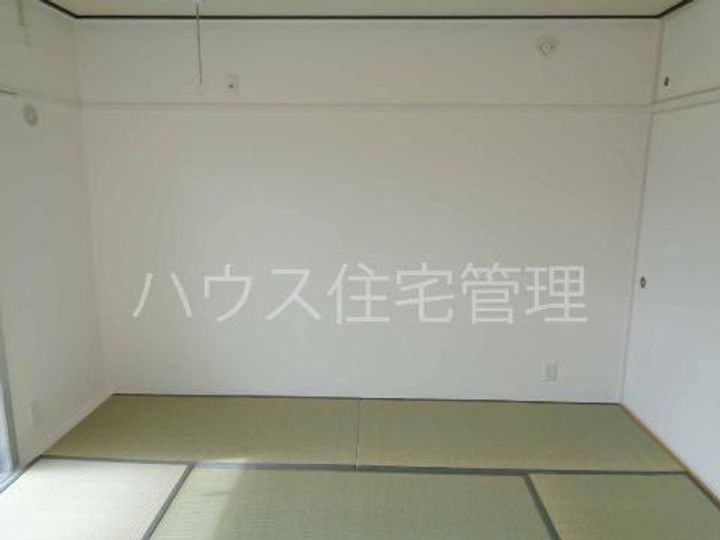 大阪府高槻市牧田町(マンション)の賃貸物件の居間
