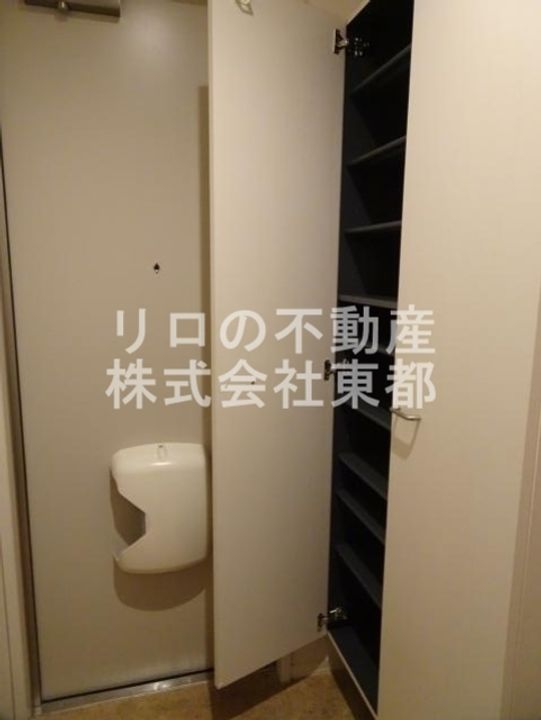 東京都小金井市本町1(アパート)の賃貸物件の玄関