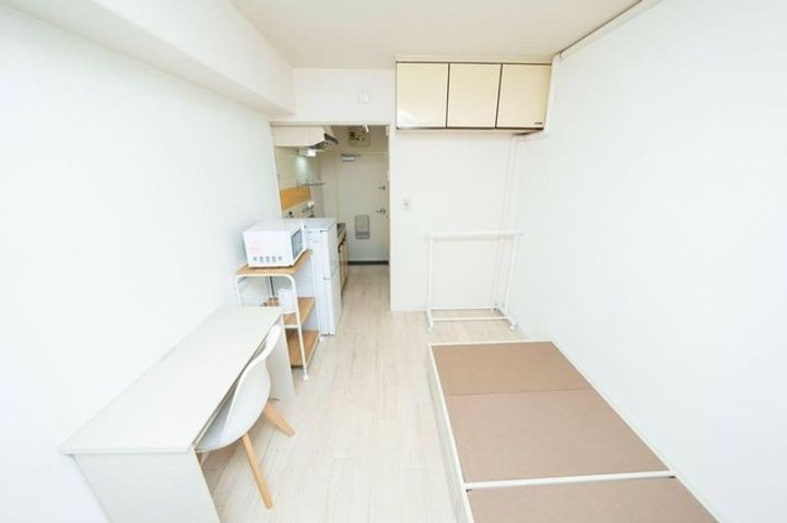 メゾン・ド・ラシーヌの玄関