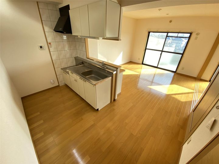 ピーチフローレIIIの居間