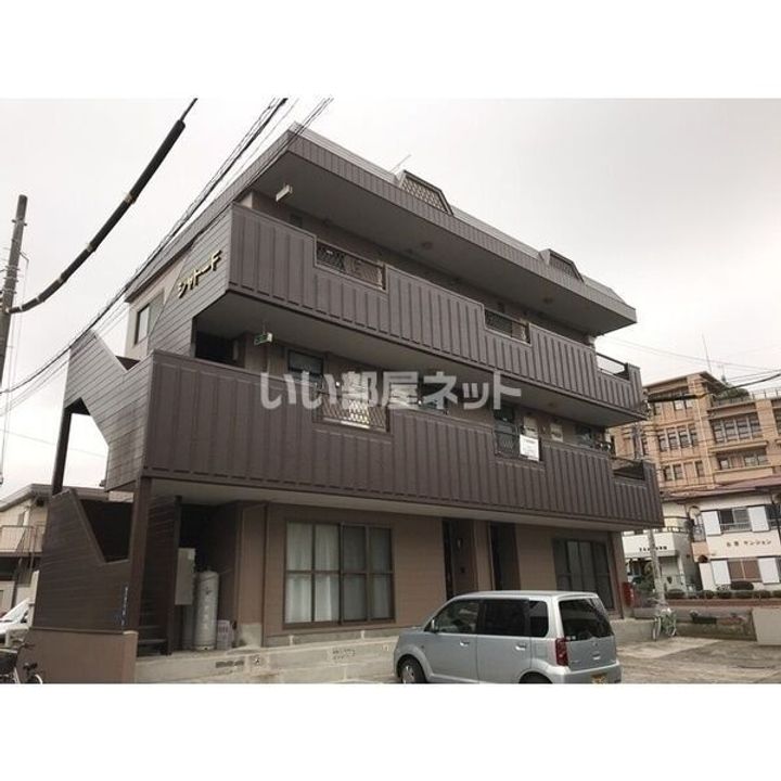 シャトーFの外観