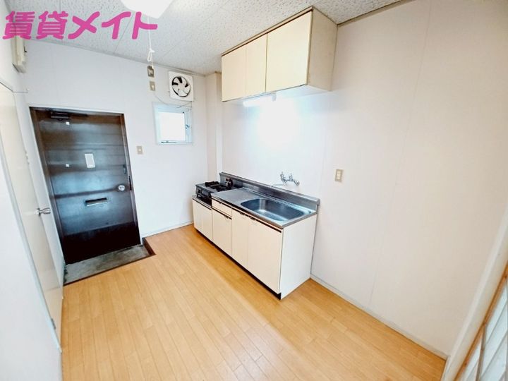 コーポ牛場の内装