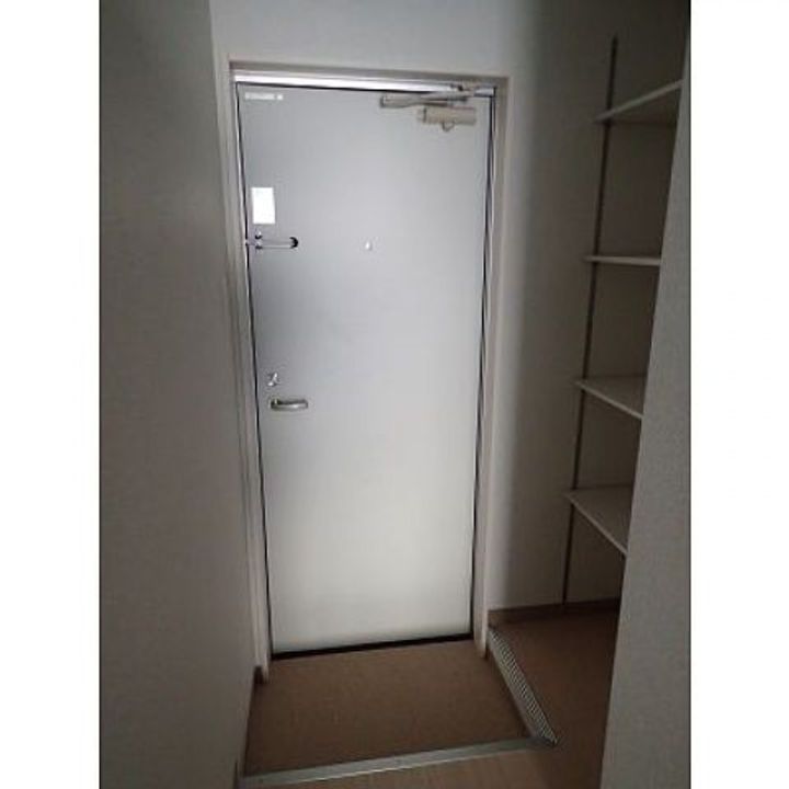 広島県広島市佐伯区五日市町大字石内(アパート)の賃貸物件の玄関