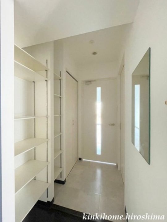 広島県広島市中区幟町(マンション)の賃貸物件の玄関