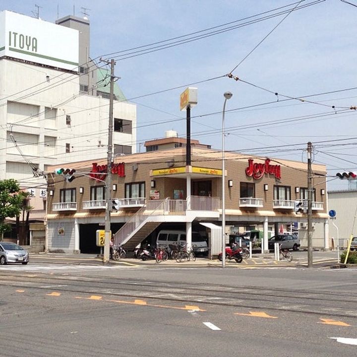 メゾン・ド・セレヴィアの周辺