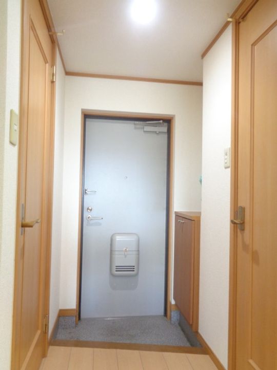 滋賀県草津市笠山1(マンション)の賃貸物件の玄関