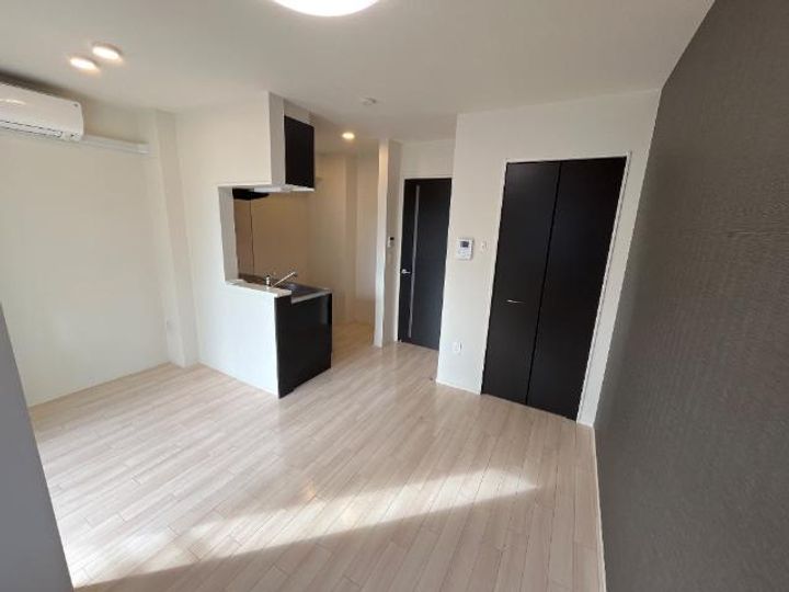 広島県福山市新涯町4(アパート)の賃貸物件の居間