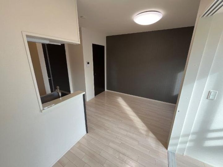 広島県福山市新涯町4(アパート)の賃貸物件の居間