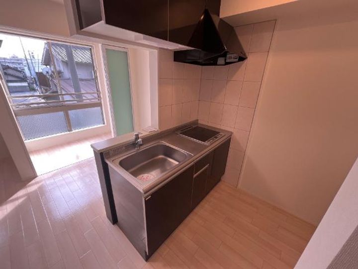 広島県福山市新涯町4(アパート)の賃貸物件のキッチン