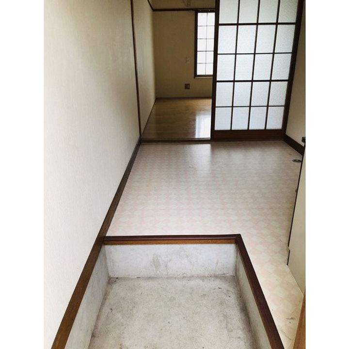 STハイツ中の橋の玄関