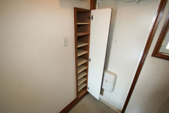 シャトリエSの玄関