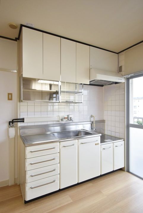 UR岩成台のキッチン