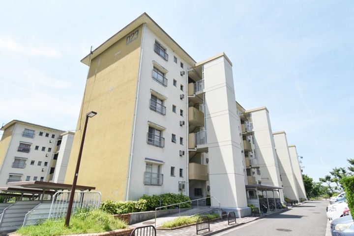 UR岩成台の外観