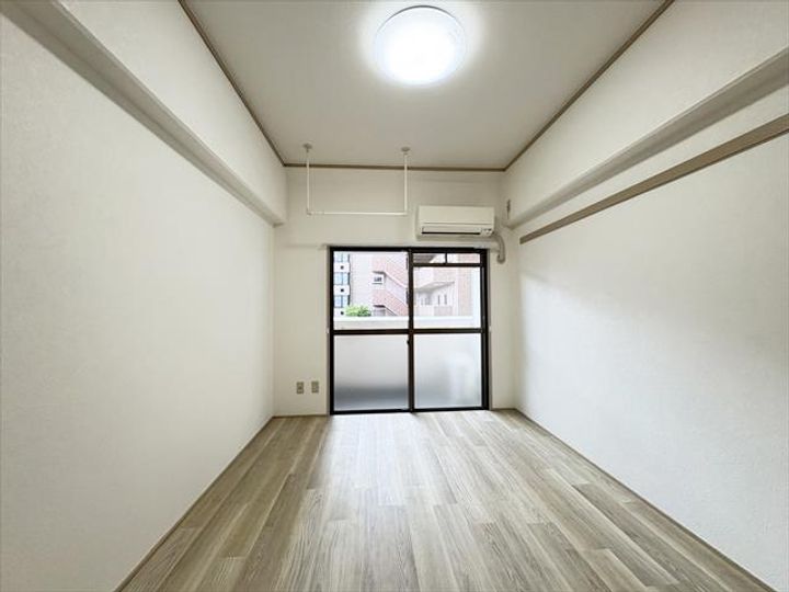 サンシャイン緑町IIの居間