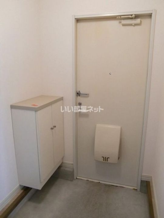 滋賀県彦根市野田山町(アパート)の賃貸物件の玄関