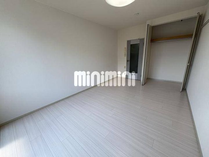 マルベリーフィルド Bの居間