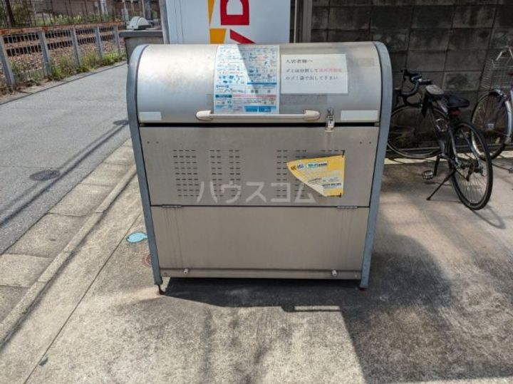 エール本八幡の地図