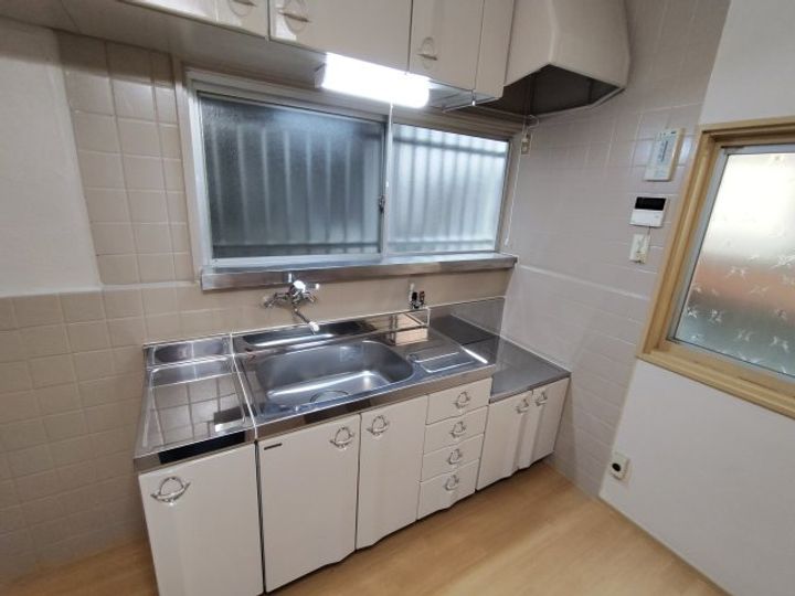 大阪府寝屋川市池田1(一戸建)の賃貸物件のキッチン